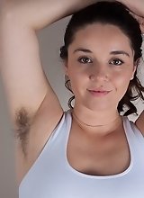 Hairy babe Maxine Holloway enjoys working out too